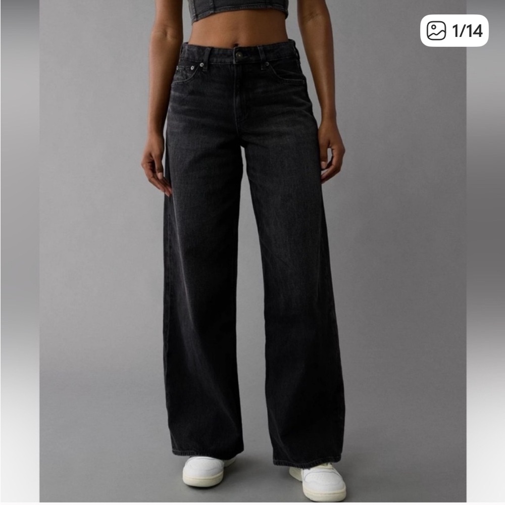 American Eagle Strigid High-Waisted Stovepipe Jeans